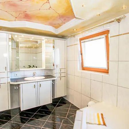 Apartamento Christian By Interhome