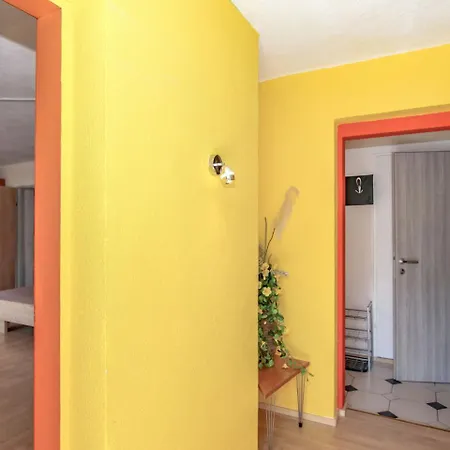 Apartamento Christian By Interhome Fügen